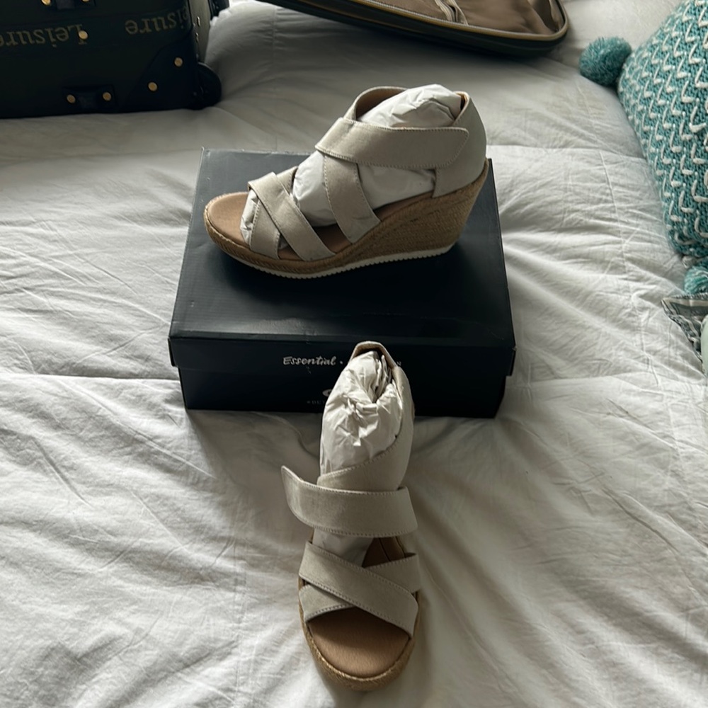 Dr scholls comfortable wedge sandals